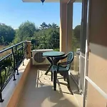 2-bedroom 300m To The * 帕莫瑞