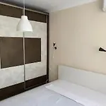 2-bedroom 300m To The 公寓 帕莫瑞