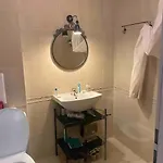 2-bedroom 300m To The 帕莫瑞