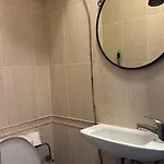 2-bedroom 300m To The *