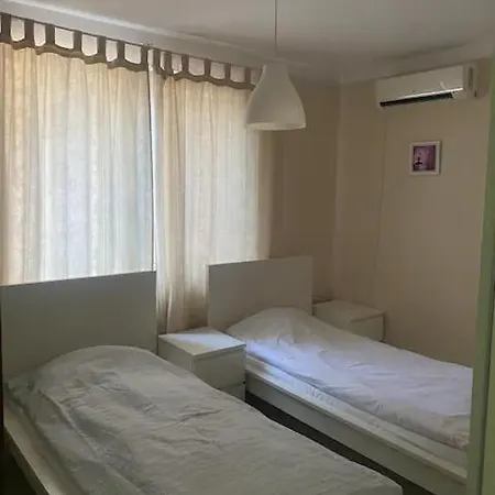 2-bedroom 300m To The * Gmina Pomorie