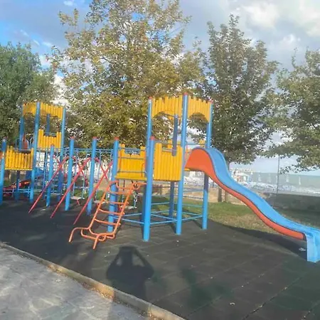 2-bedroom 300m To The Apartament *
