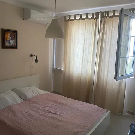 Apartment 2-bedroom 300m To The *