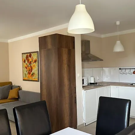 2-bedroom 300m To The Apartament