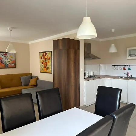 2-bedroom 300m To The Apartament