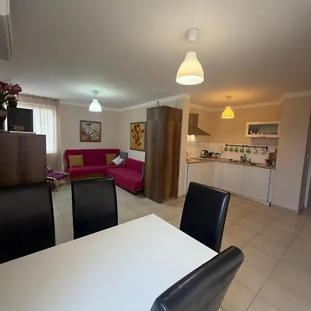 Apartament 2-bedroom 300m To The