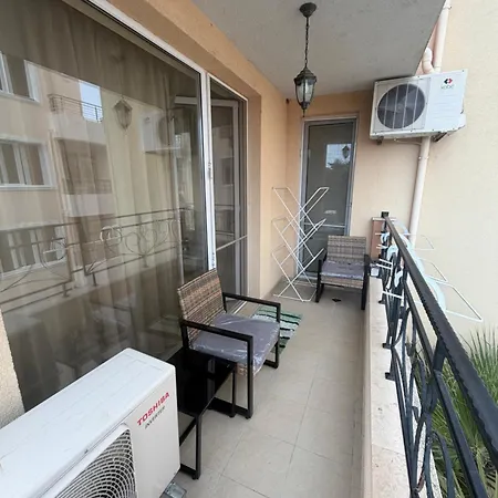 Apartament 2-bedroom 300m To The